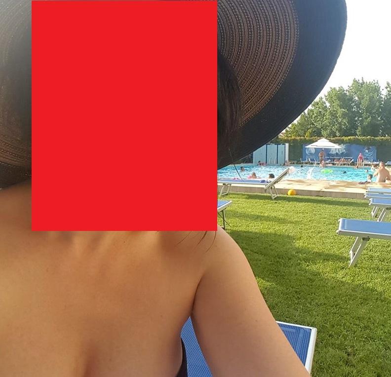  A apărut sâmbătă la o piscină din București. Oamenilor nu le-a venit să creadă că e chiar ea...