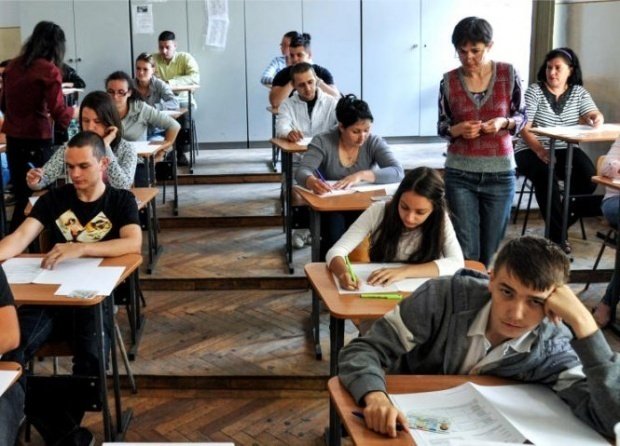 EVALUARE NAŢIONALĂ 2016. Peste 153.000 de elevi de clasa a VIII-a susţin proba la Limba română