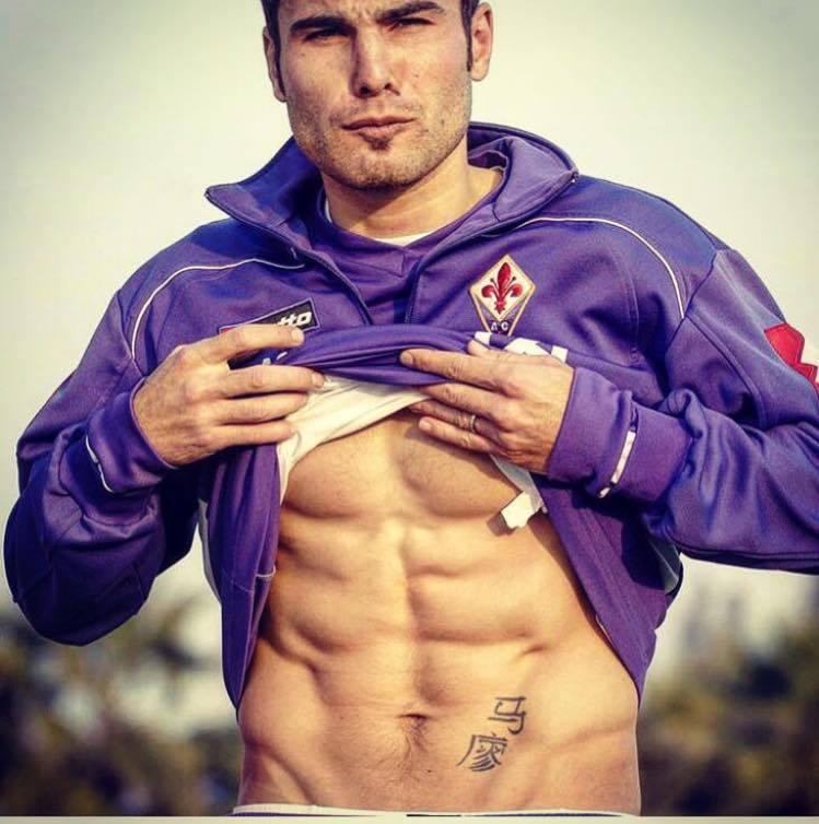  Adi Mutu s-a dezbracat pentru fani! Ce abdomen are fotbalistul: “Ca sa faci ce am facut eu trebuie sa faci sacrificii” 390210