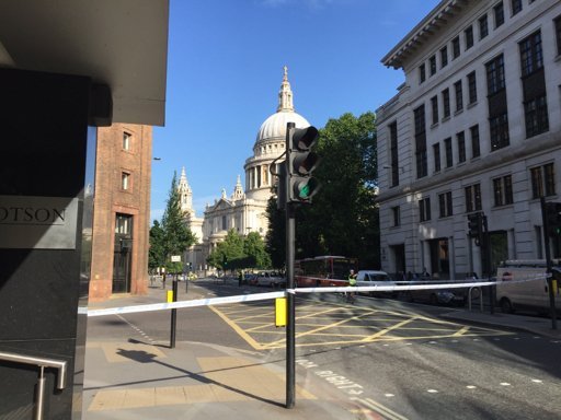 Alertă în Londra. Centrul orașului a fost evacuat de urgență, după ce autoritățile au descoperit un pachet suspect