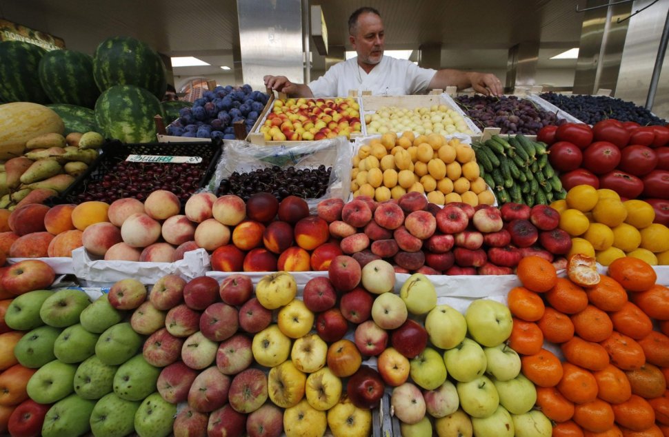 Pâinea, legumele şi fructele s-ar putea ieftini cu 10-12% 