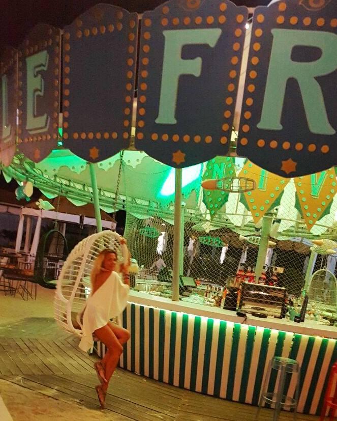 Dana Săvuică, hot la 46 de ani în costum de baie (Foto) 391802