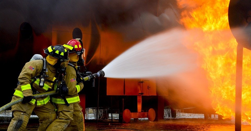 Incendiu violent la o fabrică din Chitila