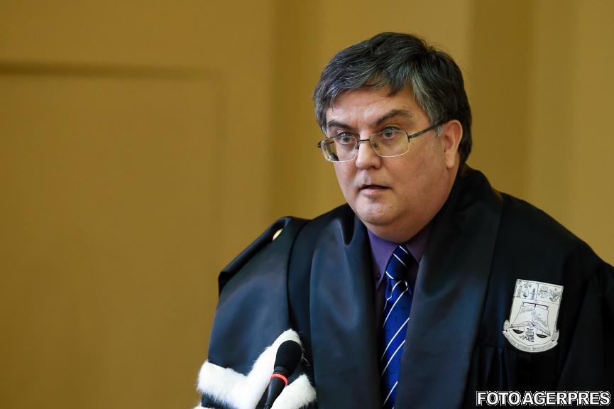 Ministrul Educației susține că va semna ordinul de retragere a titlului de doctor în cazul lui Victor Ponta