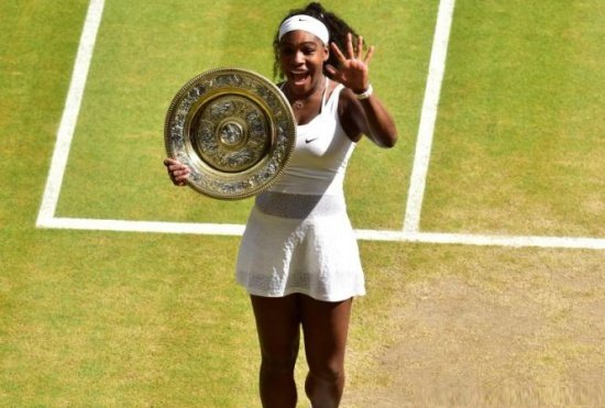 Serena Williams a câştigat turneul de la Wimbledon şi a egalat un record istoric