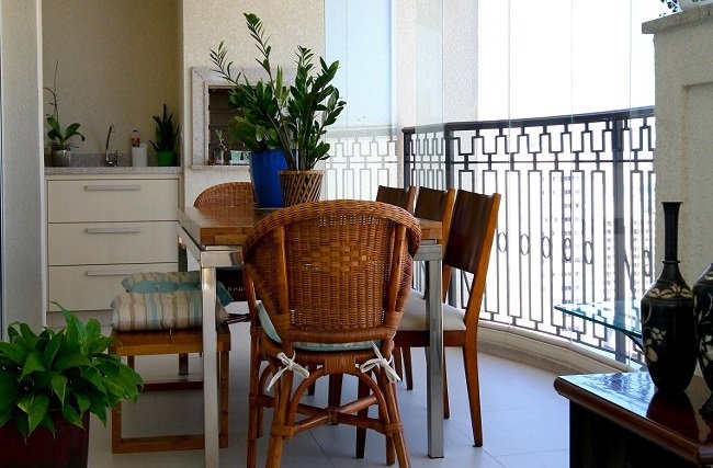 Bucătăria de vară din balcon – amenajări de vis și totuși realiste