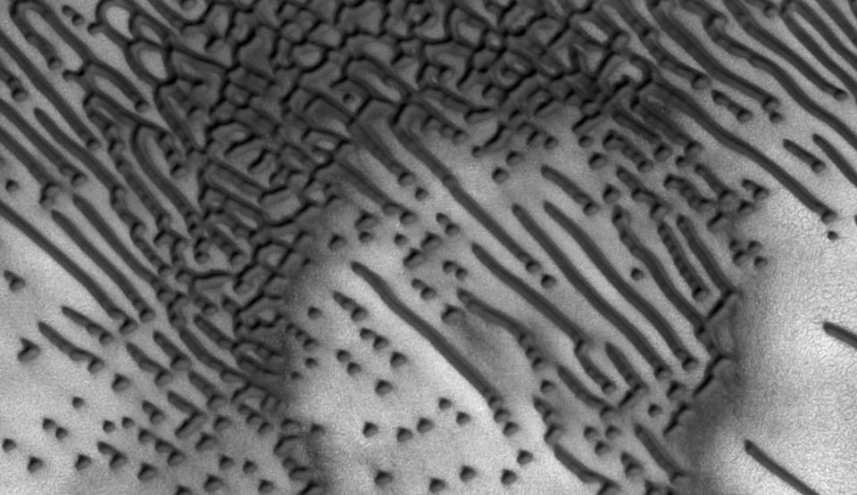 Astronomii au descifrat codul Morse descoperit pe Marte. Surpriza este una de proporţii