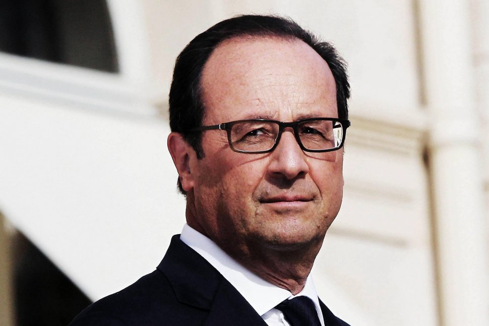 Un nou scandal monstru în Franța: frizerul președintelui Hollande este plătit cu aproximativ 10.000 de euro pe lună