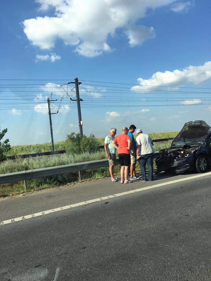 Blocaj pe Autostrada Soarelui, după un accident grav. Şase maşini au fost implicate 395103