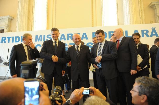 Băsescu, despre noul său partid: Apare a treia forţă politică