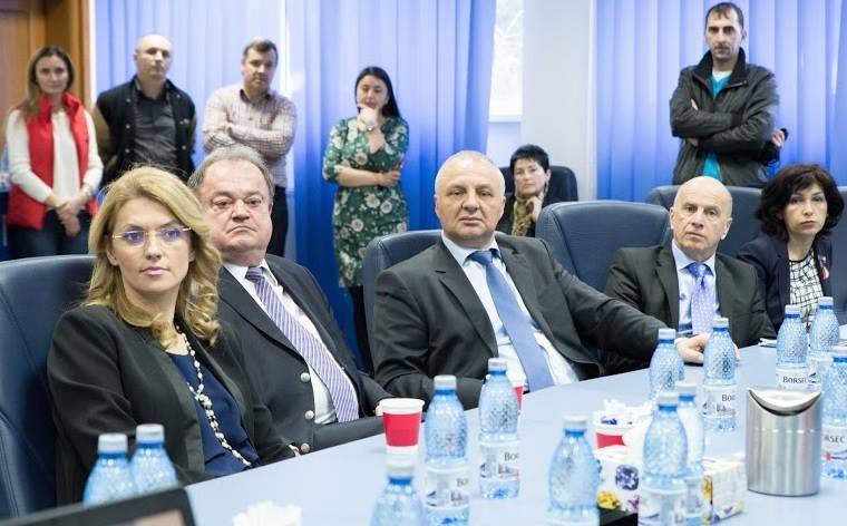 Un primar liberal cere demisia lui Vasile Blaga și Alina Gorghiu