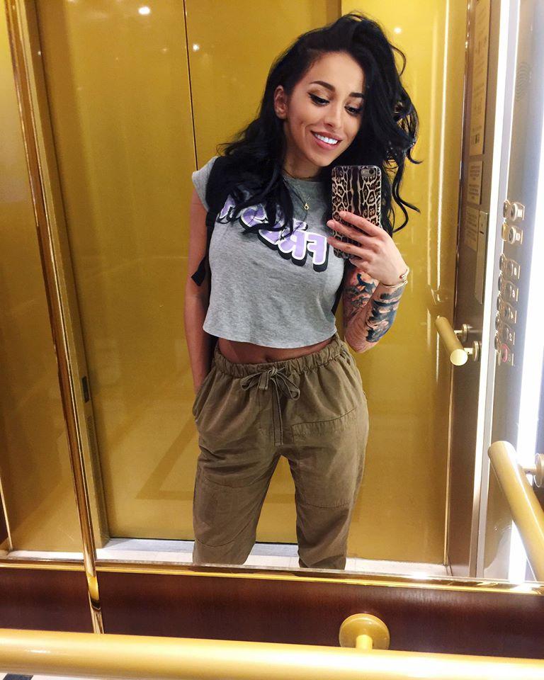 Cum s-a pozat Ruby. Fanii au rămas mască 395792