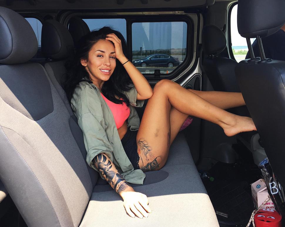 Cum s-a pozat Ruby. Fanii au rămas mască 395793