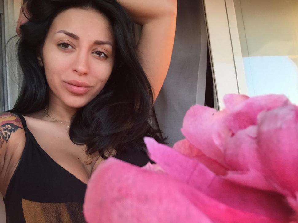 Cum s-a pozat Ruby. Fanii au rămas mască 395799