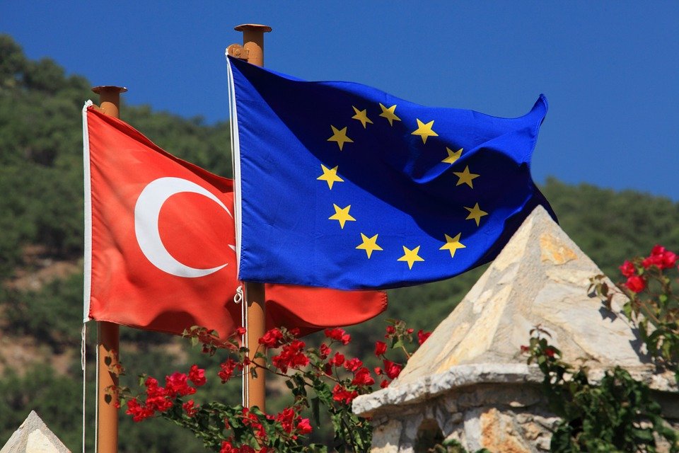 UE ar putea sista negocierile de aderare cu Turcia: &quot;Niciun stat democratic nu acționează așa&quot;