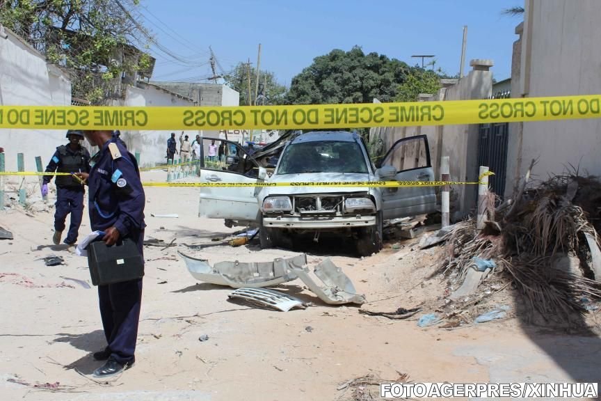 Explozii şi focuri de armă în apropiere de Aeroportul Internaţional Mogadishu din Somalia. Cel puțin 13 persoane au fost ucise