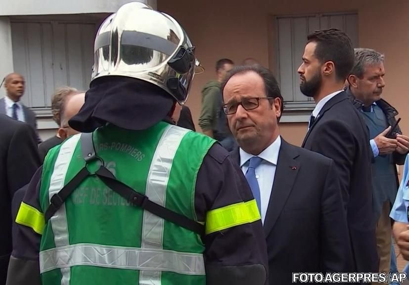 Președintele François Hollande: Franța este în război