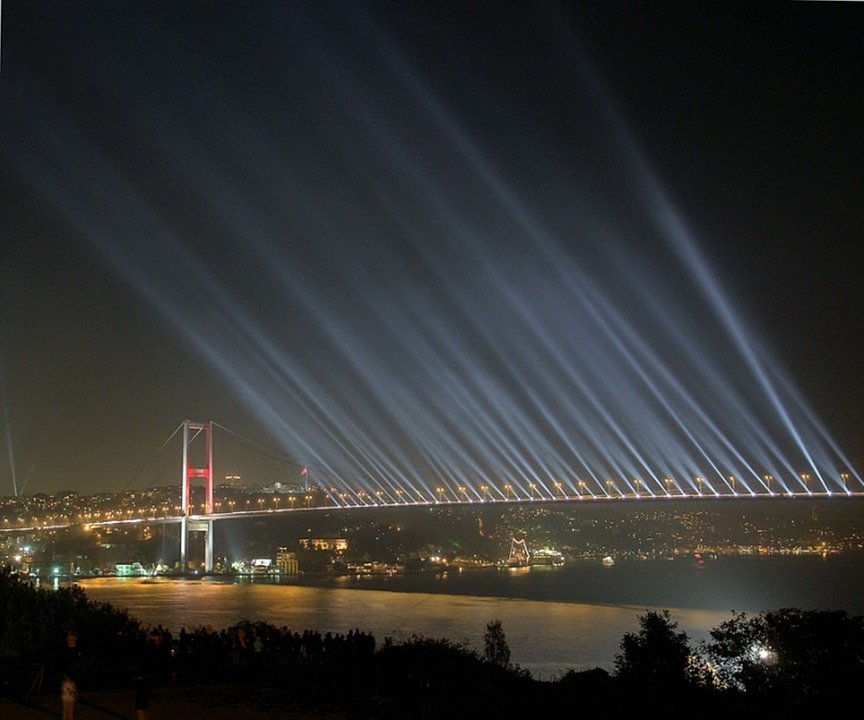 Turcia schimbă numele Podului Bosfor în „Podul martirilor de la 15 iulie”, după tentativa eșuată de lovitură de stat 