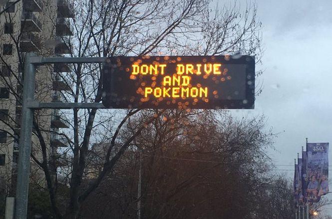 Șoferilor nu le-a venit să creadă. Toți au scos telefoanele și au făcut poze. Vezi mesajul apărut peste noapte pe șosele   396675