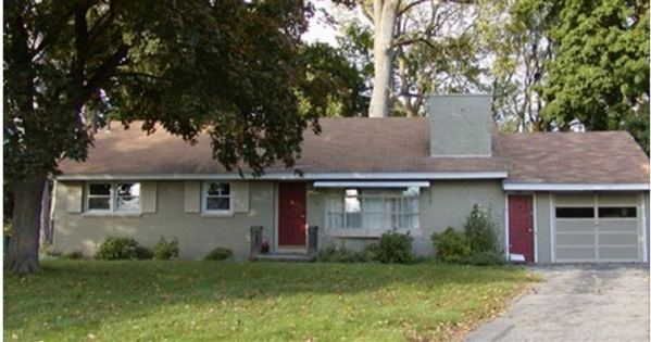 Această casă nu a mai fost locuită de la sfârșitul anilor `50. Recent, un american a cumpărat locuința și a rămas uimit. Ce a găsit înăuntru
