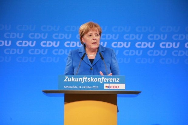 Angela Merkel nu renunță la refugiați