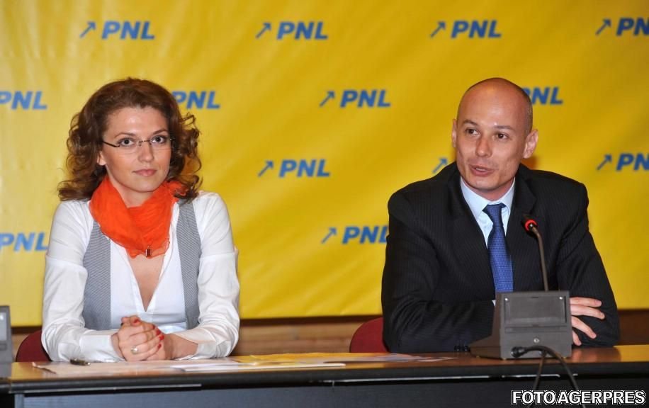 Europarlamentar: Reținerea lui Bogdan Olteanu, o pată pe obrazul BNR. Alina Gorghiu să dea explicații