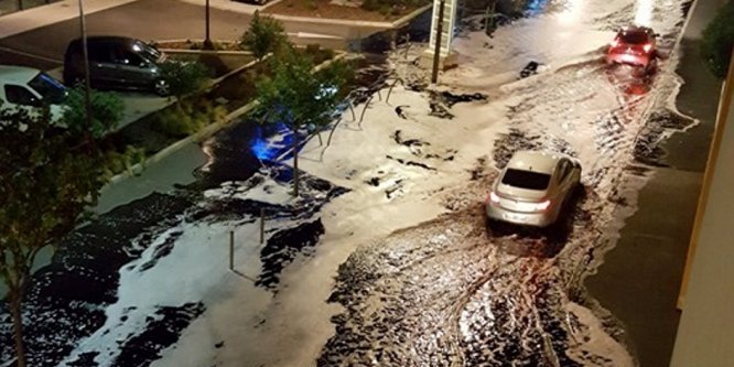 Incredibil! Un oraş francez a fost inundat cu vin