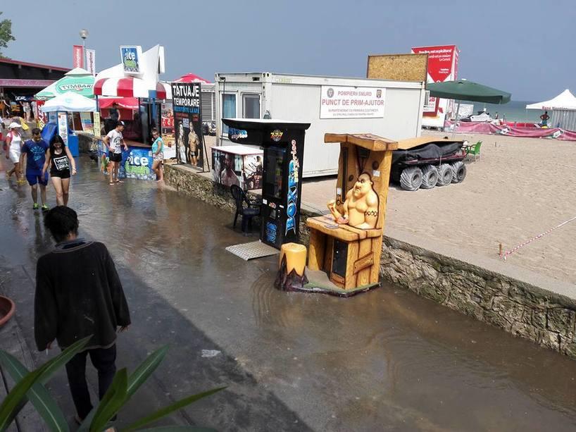 Ploaia a făcut ravagii pe litoral! Cum arată faleza din Costineşti după furtună 398057