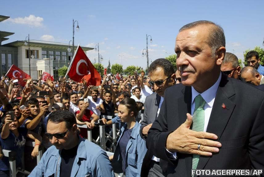 Erdogan declară război și fotbalului: 105 arbitri de fotbal, tuşieri şi observatori, concediaţi pe motiv că au susţinut lovitura de stat