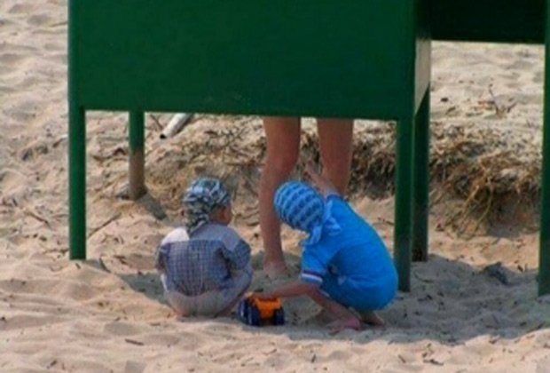 Deziluzia Optică: Cu mânuţa în nisip sau avantajele copilăriei