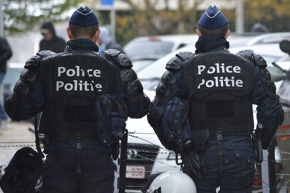 Un nou atac armat în Franța. Două persoane au fost ucise