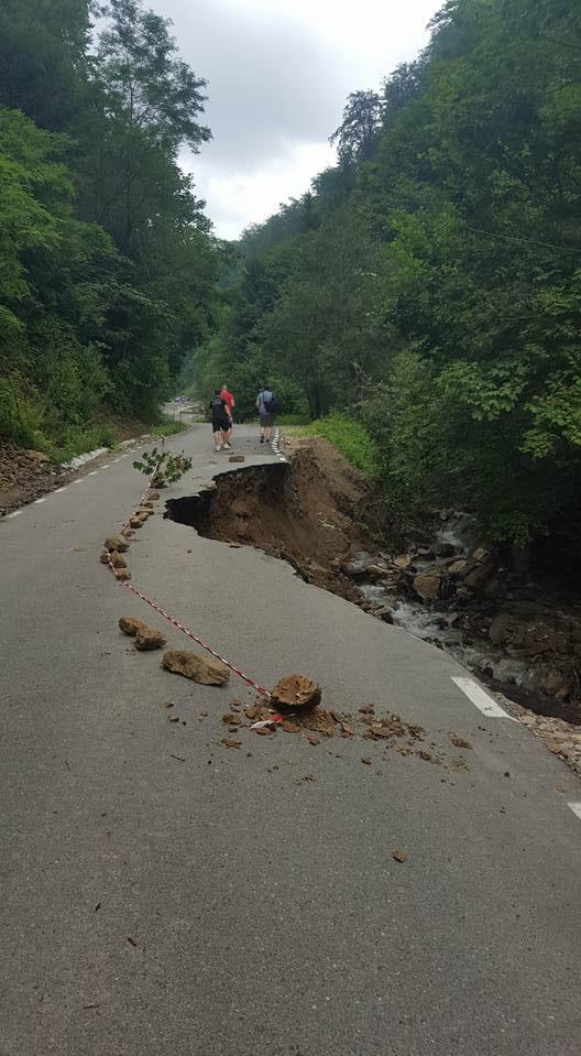 Drumul spre cetatea dacică Sarmizegetusa Regia, distrus la prima ploaie. Modernizare a costat 18,2 milioane lei 398914
