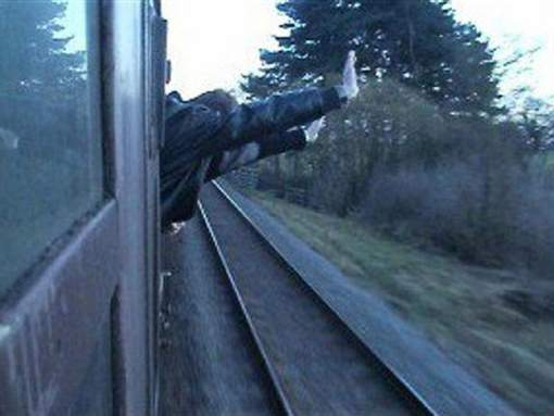 A făcut poza aceasta când se afla în tren. Ce i s-a întâmplat tânărului după cinci ani