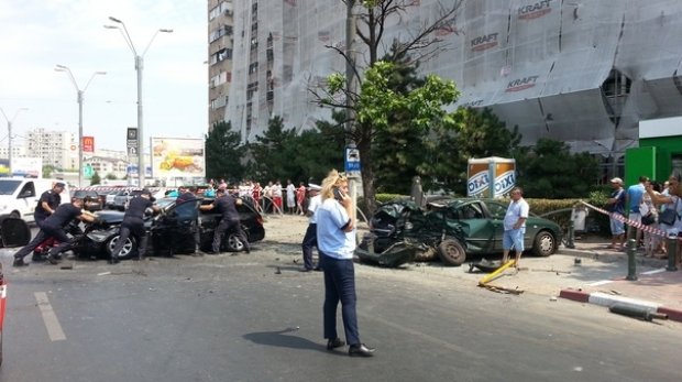 Accident grav în București. Circulația e blocată