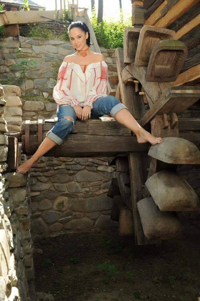 Andreea Marin criticata grav dupa ce a aparut imbracata asa: "La salariul dvs nu aveti bani sa va cumparati o..." "Zana" a reactionat instant 399447