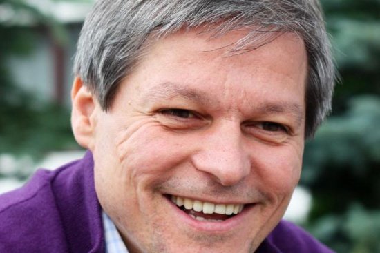 Mesajul premierului Cioloș, pentru echipele de spadă care au primele medalii pentru România