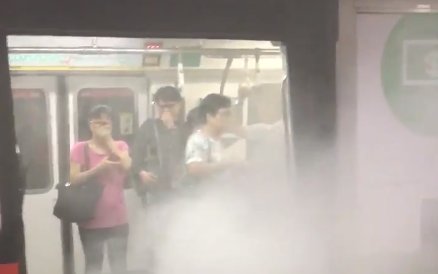 Panică la metrou! Nori groși de fum au cuprins o stație subterană din Singapore 