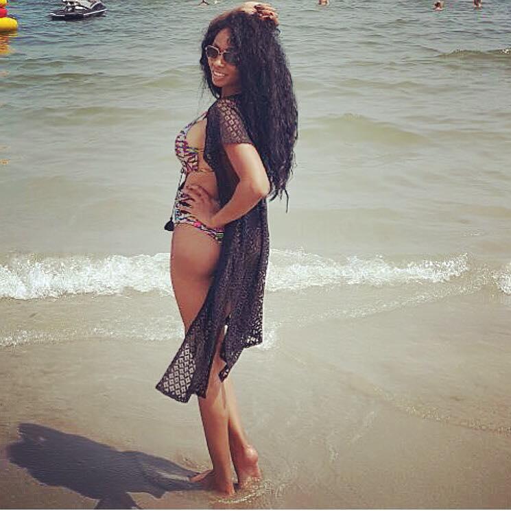  Laurette s-a pozat cu mașina de la Ion Țiriac. Ce a putut să scrie 399954