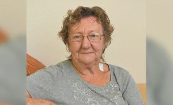 Trei români au fost bătuți de o pensionară din Marea Britanie