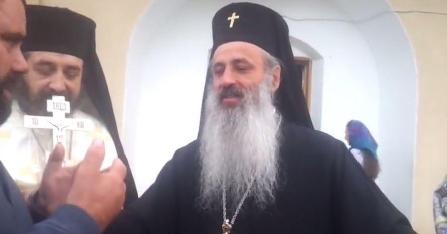 Un nou scandal în BOR. Mitropolitul Moldovei, încolțit de enoriași: “Ne-ați unit cu toți sataniștii”