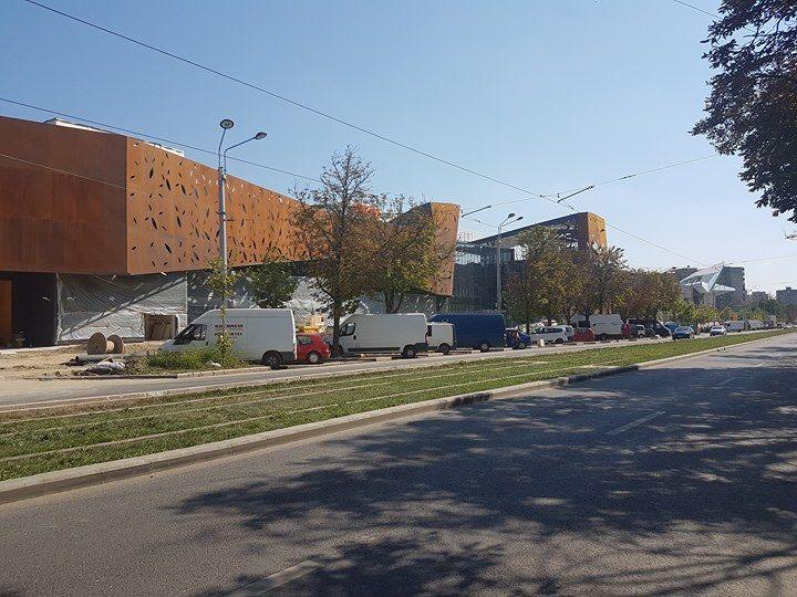 Cum arată noul mall din Titan cu mai puțin de două săptămâni înainte de deschidere 400965