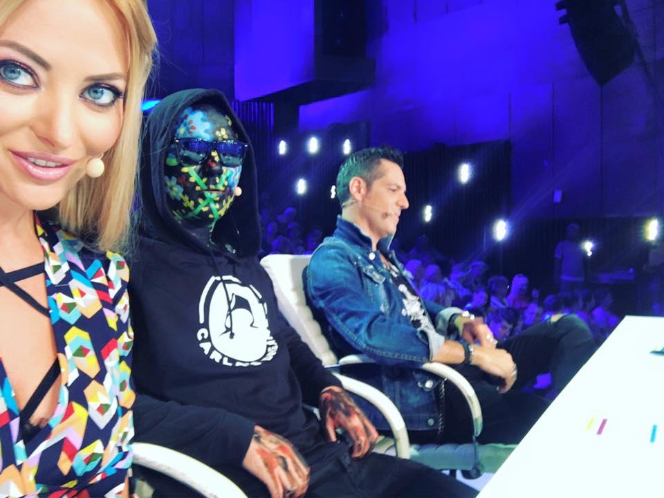  Ce i-a scris o ardeleancă Deliei pe Facebook. Vedeta a reacționat imediat 401145