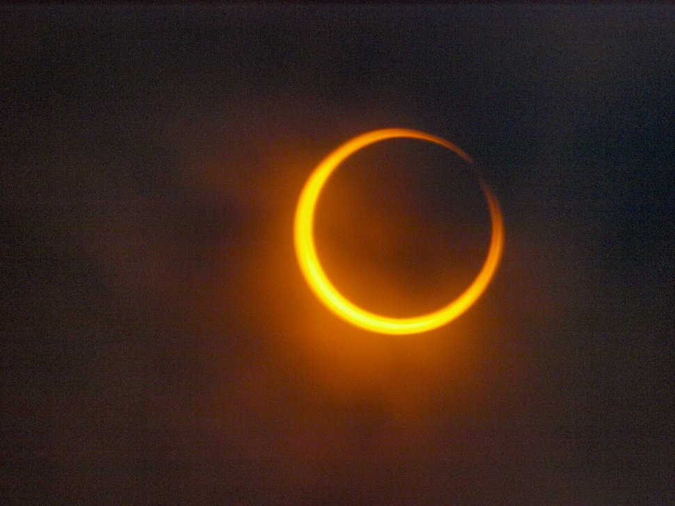 Fenomen rar la început de toamnă! Septembrie debutează cu o eclipsă inelară de Soare