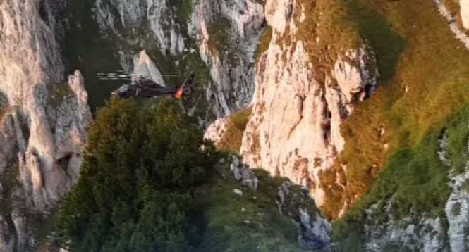 Constantin Apăvăloaie, pilotul care a salvat o turistă dintr-o râpă, este eroul zilei la Antena 3