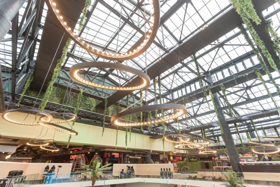 S-a deschis cel mai nou centru comercial din București. Cum arată ParkLake Plaza - GALERIE FOTO 402818