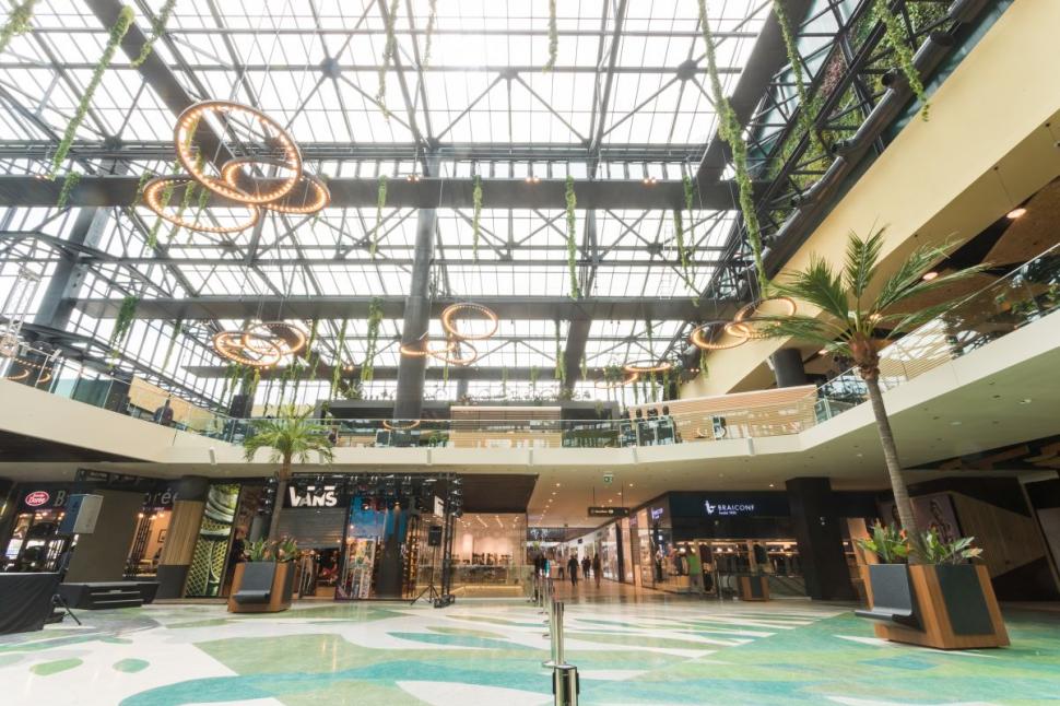 S-a deschis cel mai nou centru comercial din București. Cum arată ParkLake Plaza - GALERIE FOTO 402819