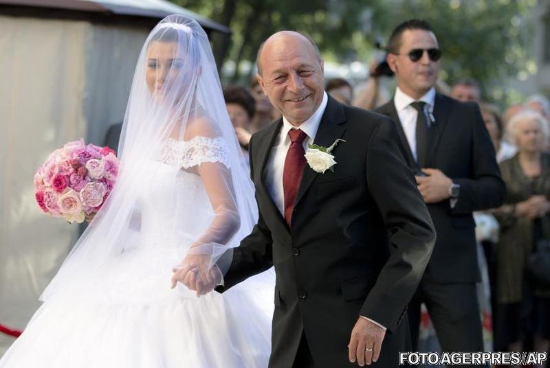 Traian Basescu extrem de suparat dupa ce s-a aflat ca fiica sa a divortat!