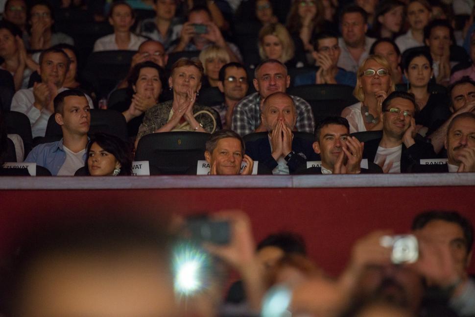  Premierul Dacian Cioloș, la premiera filmului Sieranevada, de Cristi Puiu 404135