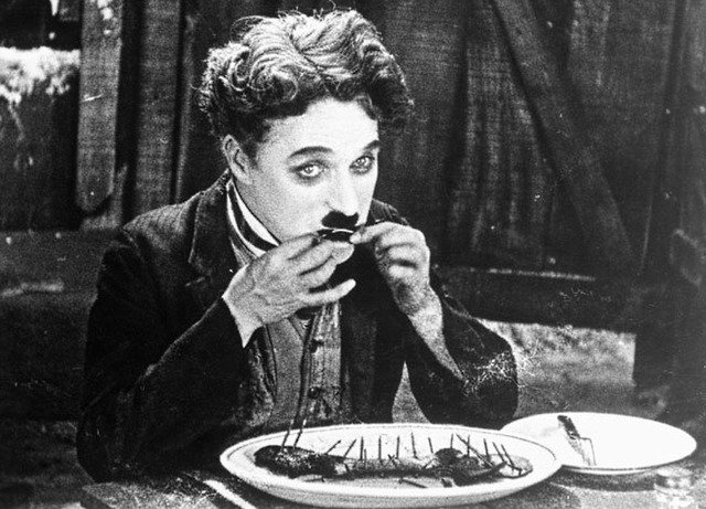 Zece poveşti incredibile: peripeţiile lui Napoleon, Einstein sau Charlie Chaplin în viaţa de apoi