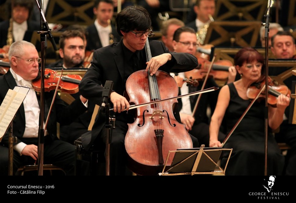Zlatomir Fung este câștigătorul Concursului Enescu 2016 la Secțiunea Violoncel, după o Finală cu ovații, în care a interpretat în premieră în istoria Concursului Simfonia Concertantă pentru Violoncel de George Enescu